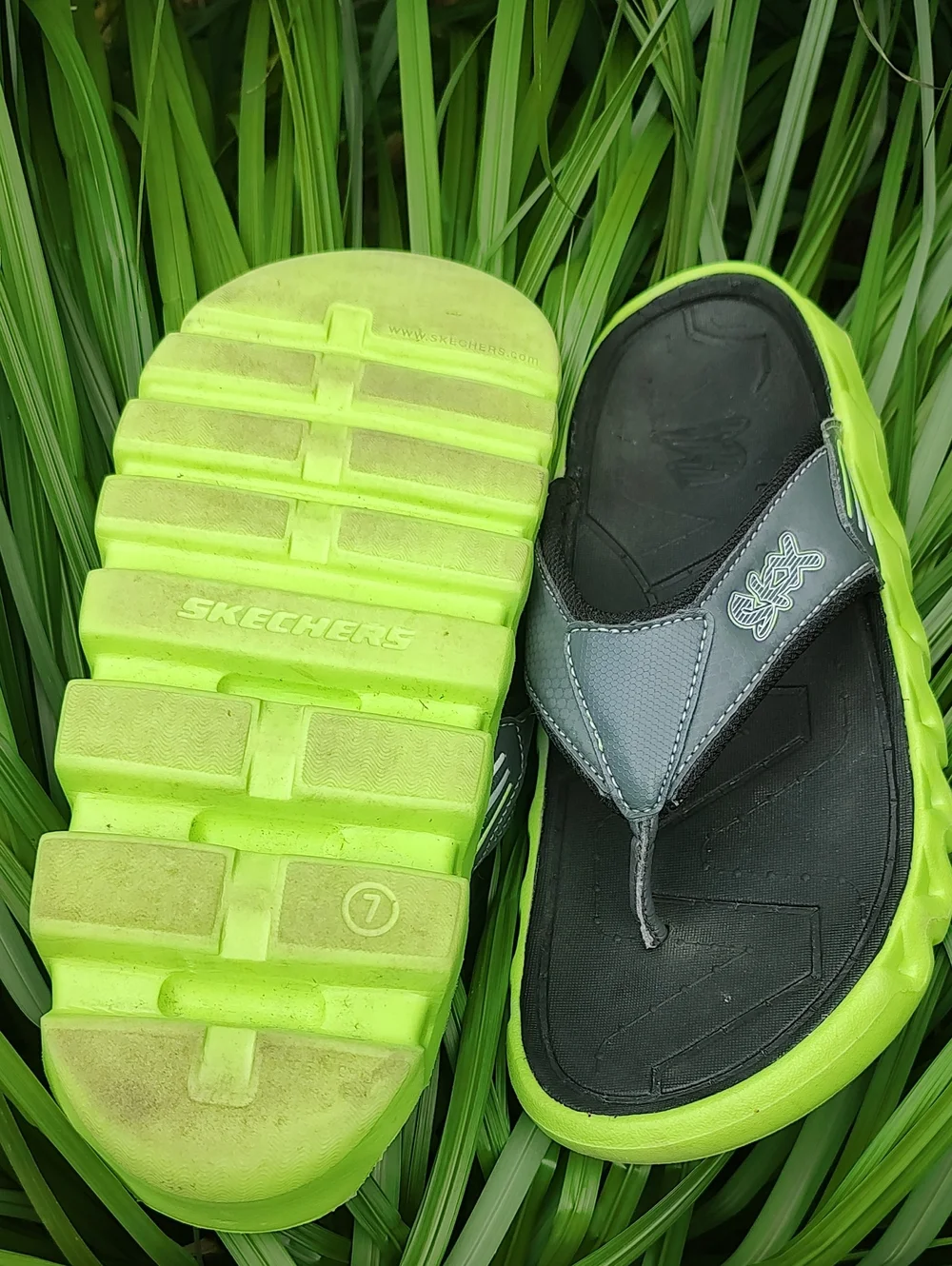 Skechers Men's Flip Flop Sandals - Neon Green and Black Size 7